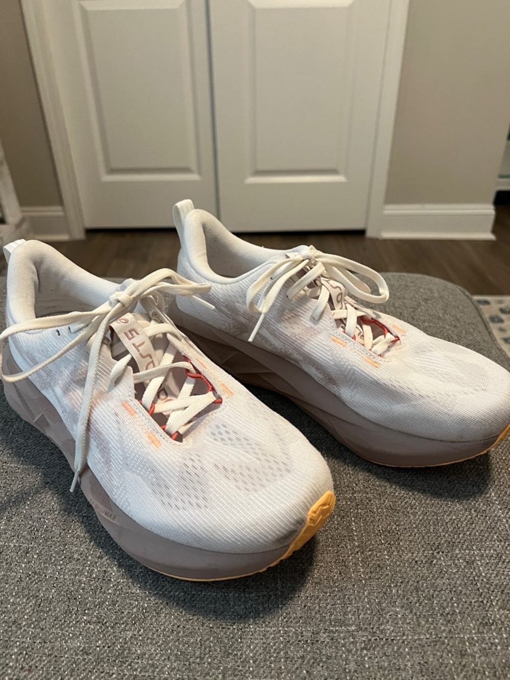 Asics Novablast 5 White Running Shoes with Tan Midsole and Yellow Toe-Size 9M